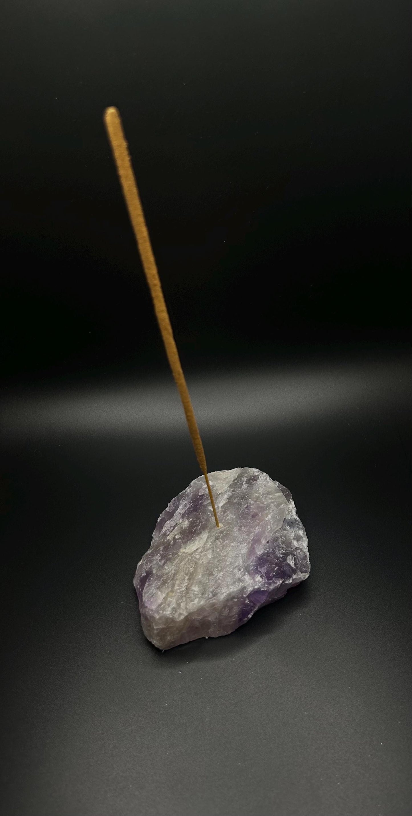 Amethyst Incense Holder – Witchy Crystal Altar Decor, Spiritual Cleansing & Meditation Accessory, Random Pick