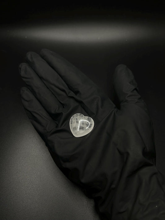 Clear Quartz Heart Crystal, Healing Stone Heart, Crystal Heart for Manifestation, Energy Healing, and Chakra Balancing, Gift for Her