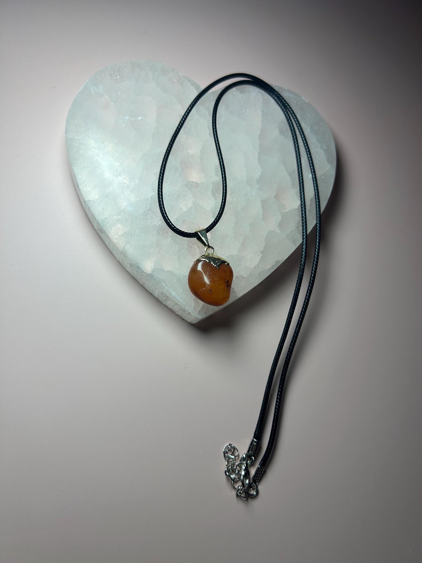 Carnelian Crystal Pendant with 24K Gold Cap – Raw Carnelian Necklace for Confidence, Vitality & Sacral Chakra Healing Jewelry