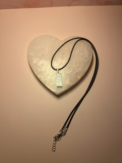 Selenite Rough Crystal Pendant Necklace, Energy Cleansing & Aura Protection, Raw Selenite Jewelry, Spiritual Healing Gift for Her or Him