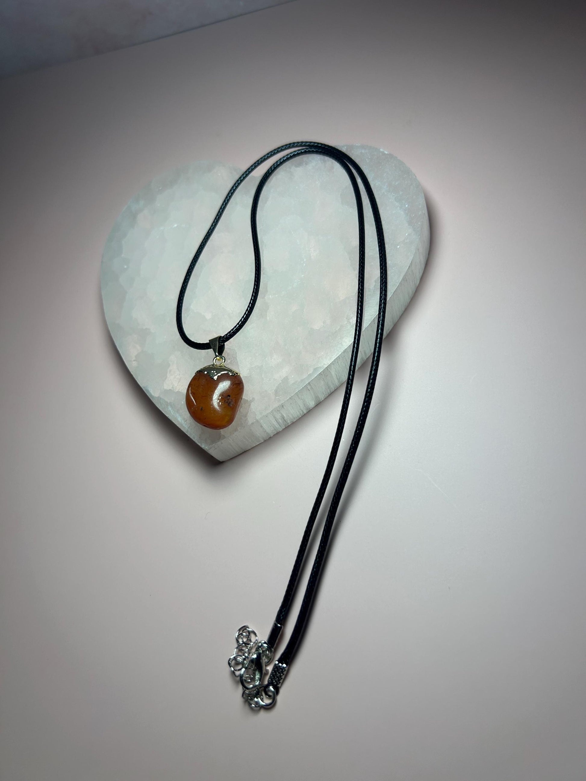 Carnelian Crystal Pendant with 24K Gold Cap – Raw Carnelian Necklace for Confidence, Vitality & Sacral Chakra Healing Jewelry