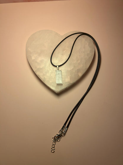 Selenite Rough Crystal Pendant Necklace, Energy Cleansing & Aura Protection, Raw Selenite Jewelry, Spiritual Healing Gift for Her or Him
